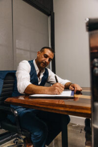 Luis Requejo showing the difference between authentic processors and intermediaries